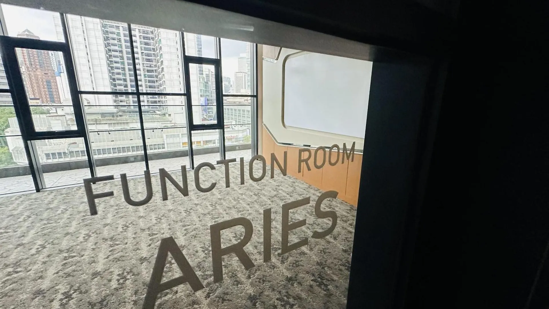 Axon Suites By Pavilion Forest 吉隆坡